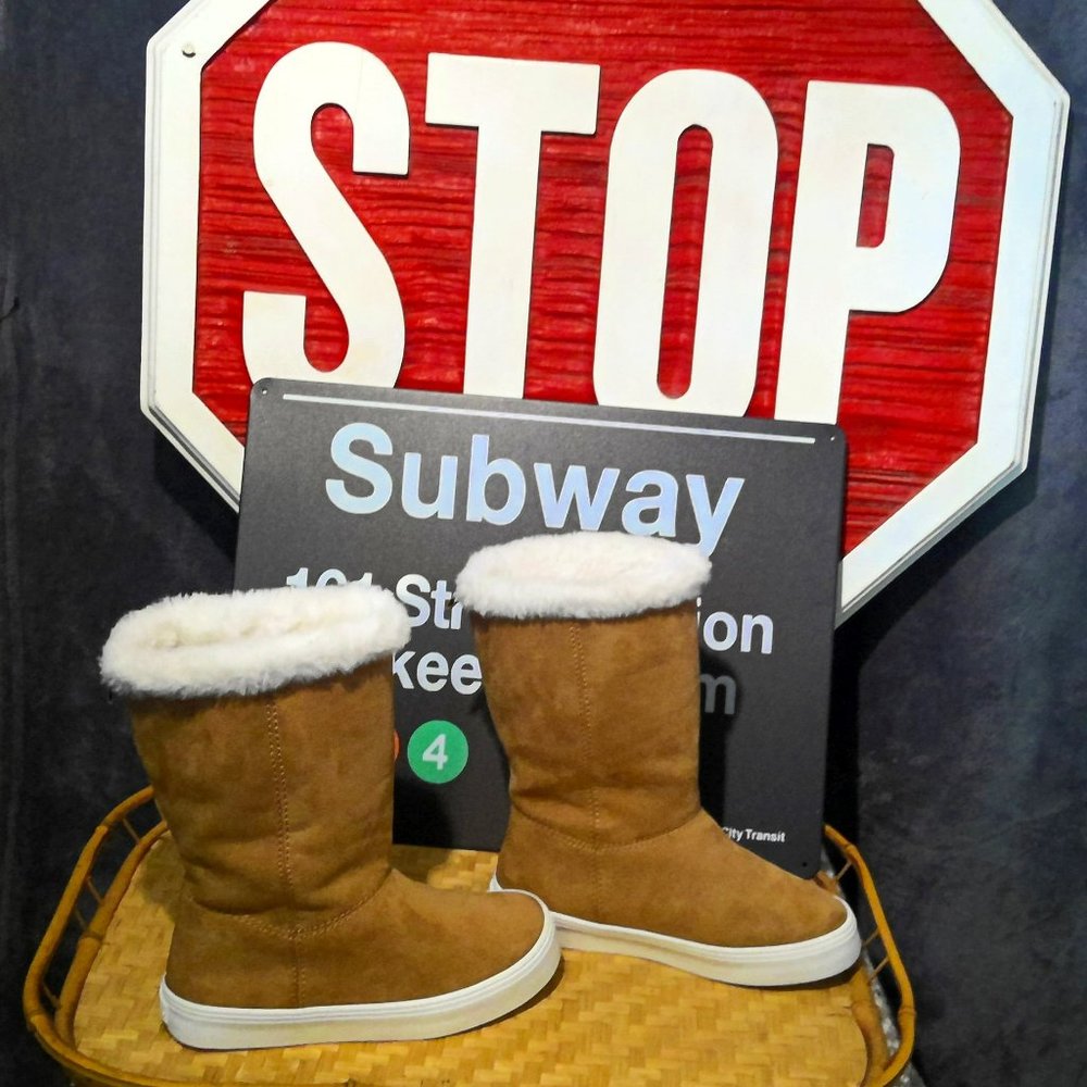 Old Navy beautiful little girls' Tan suede boots